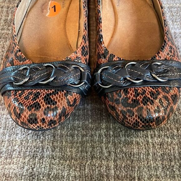 Softspots Leopard Braided Leather Flats 11M - Picture 3 of 6